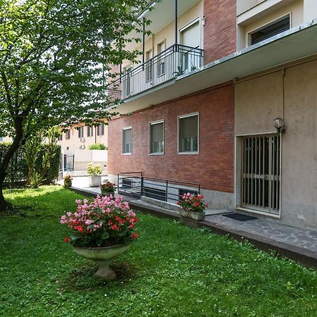 ミラノDuomo/Linate Parcheggi Gratis E Tram Sotto Casaアパートメント エクステリア 写真